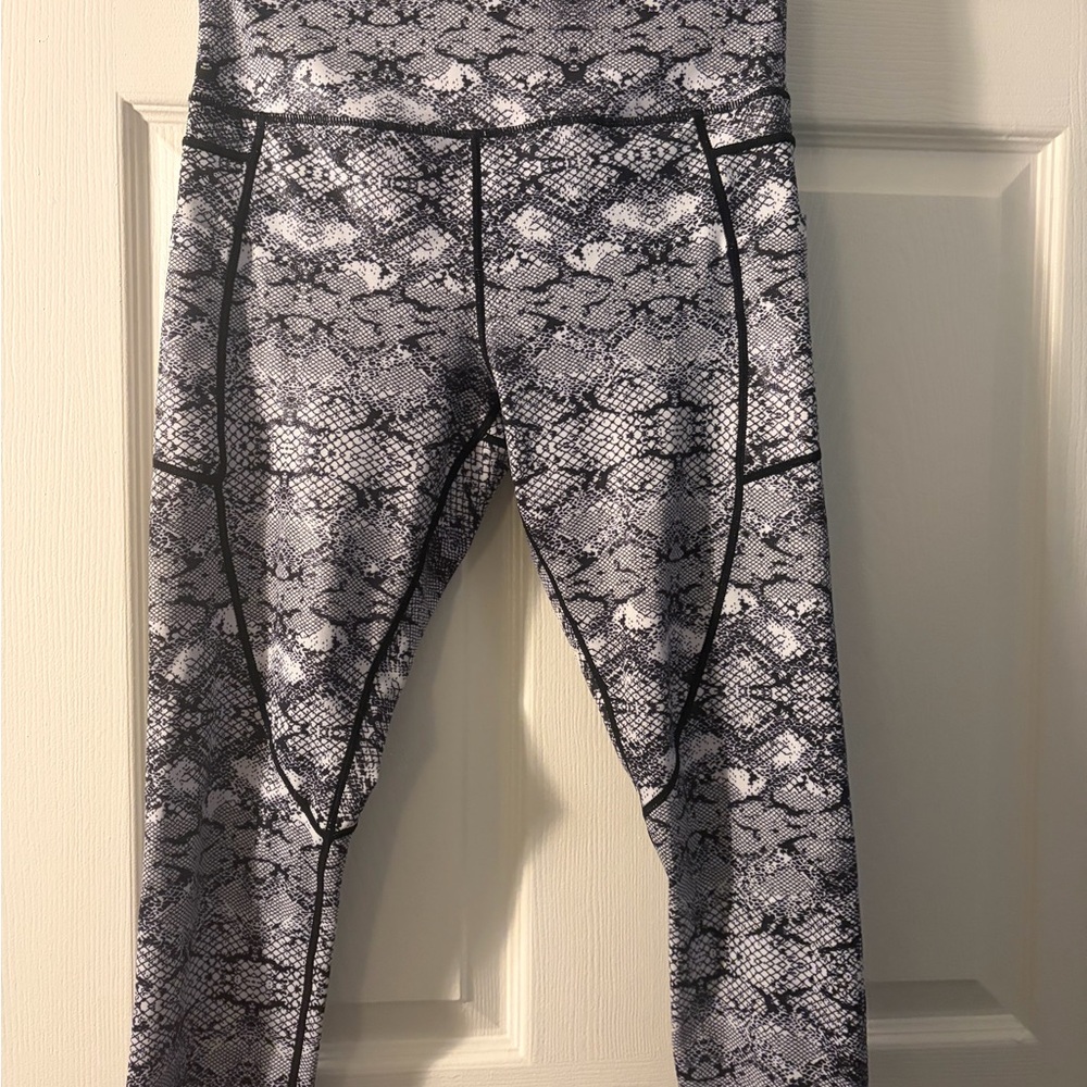 Cobra capri zyia light n tight leggings 6-8 size
